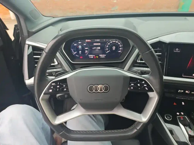 Audi Q4 e-tron — Фото автомобиля 10