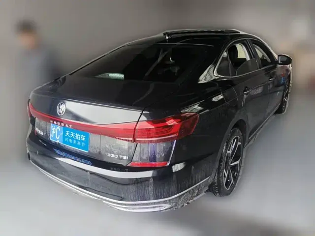 Volkswagen Passat — Фото автомобиля 2