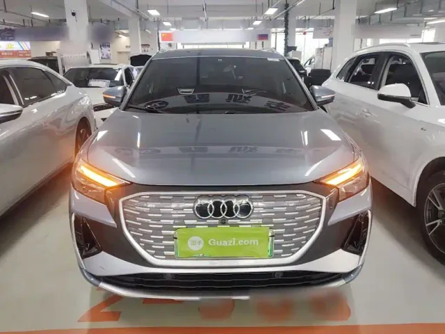 Audi Q4 e-tron — Фото автомобиля 2