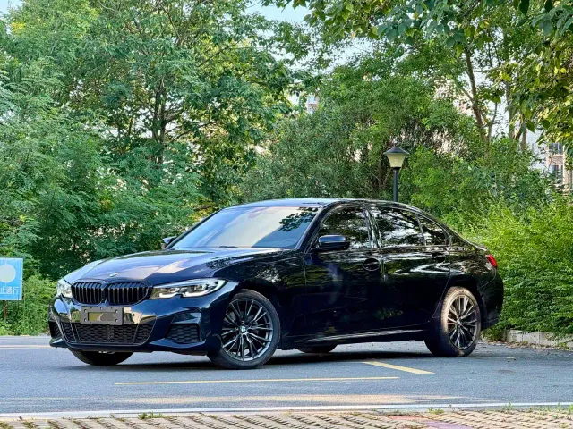 Фотография автомобиля — BMW 3 Series