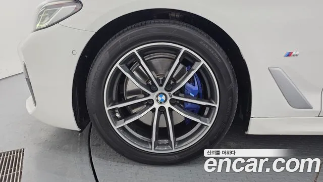 BMW 5 Series G30 — Фото автомобиля 5