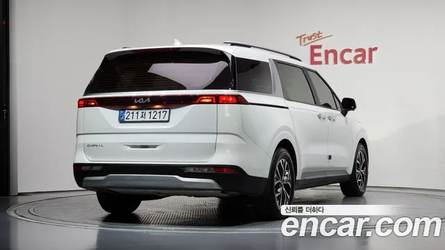 Kia Canival Carnival 4 поколение 9 мест Prestige — Фото автомобиля 2