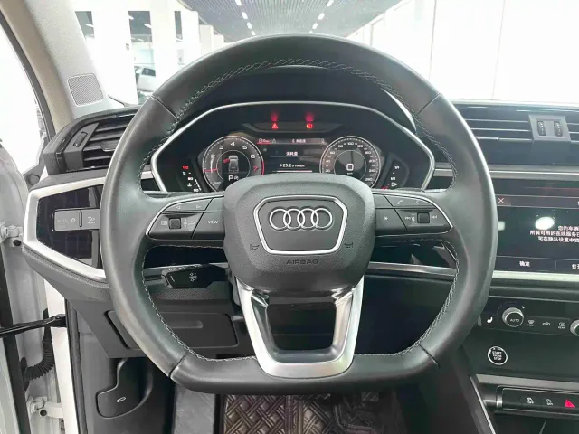 Audi Q3 — Фото автомобиля 8