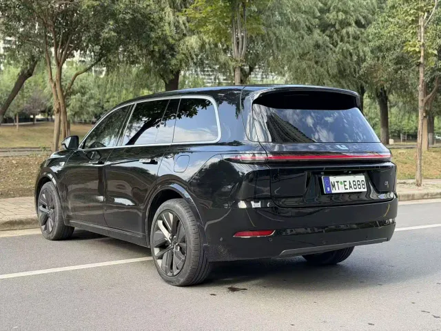 Li Auto L9 — Фото автомобиля 8