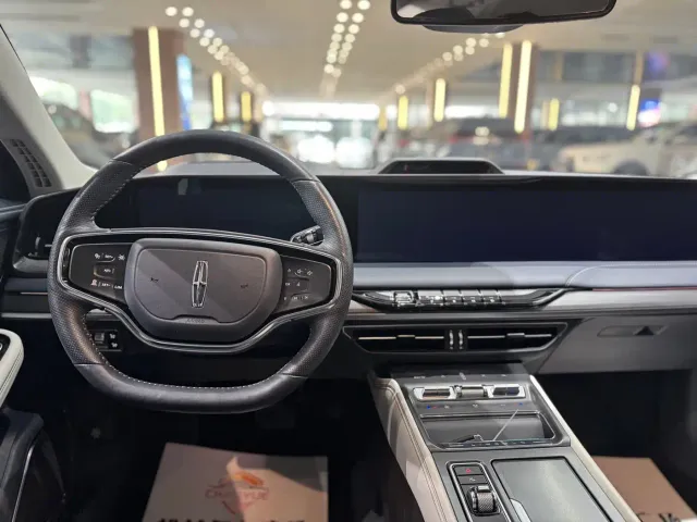 Lincoln Z — Фото автомобиля 10