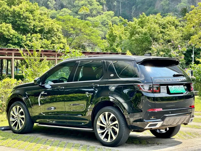 Land Rover Discovery Sport — Фото автомобиля 11