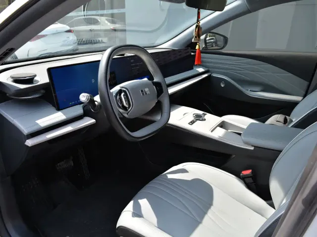 Geely Galaxy E8 — Фото автомобиля 7