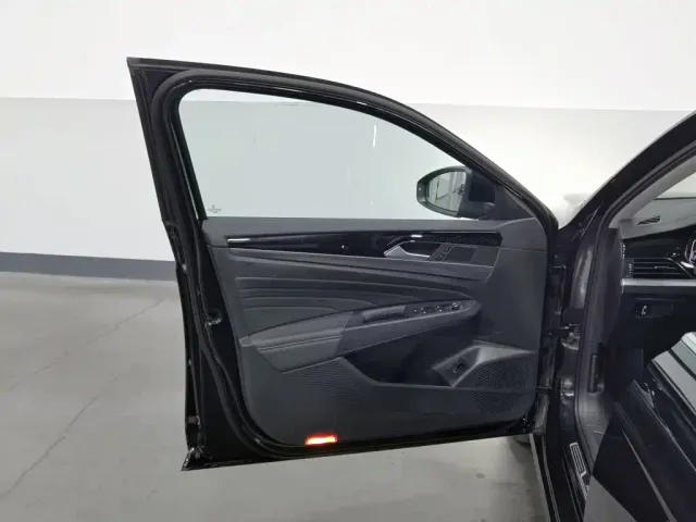 Volkswagen Passat — Фото автомобиля 8