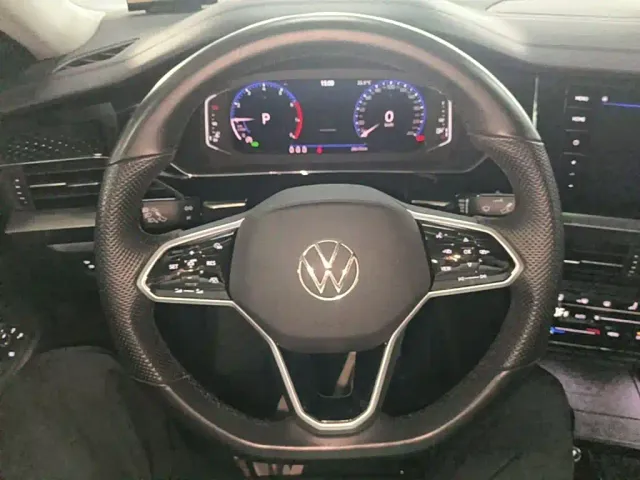 Volkswagen Passat — Фото автомобиля 10