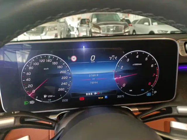 Mercedes-Benz S-Class — Фото автомобиля 11