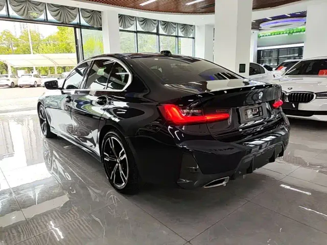 BMW 3 Series — Фото автомобиля 4