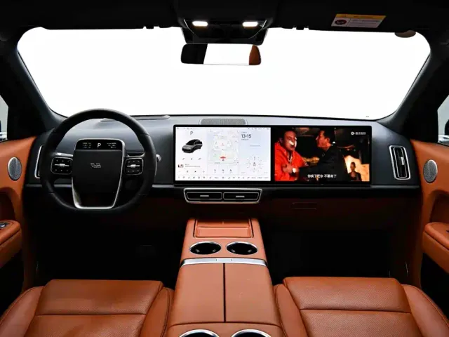 Li Auto L8 — Фото автомобиля 5