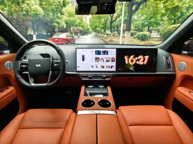 Li Auto L9 — Фото автомобиля 6