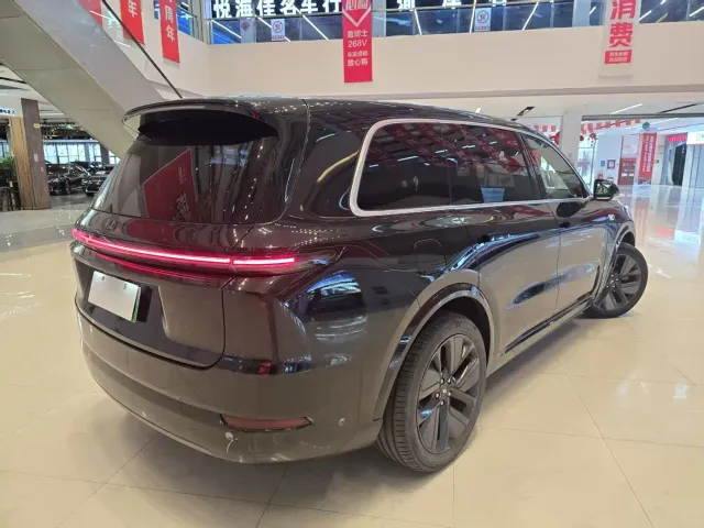 Li Auto L9 — Фото автомобиля 6