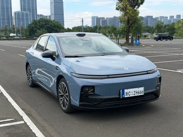 Leapmotor B01 — Фото автомобиля 3