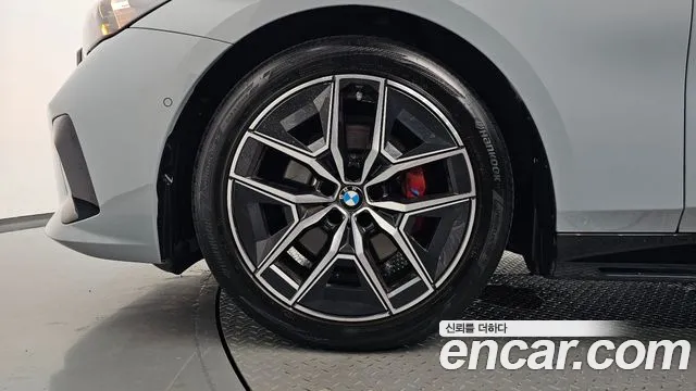 BMW 5-Series — Фото автомобиля 4