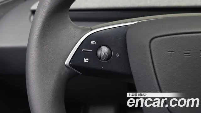 Tesla Model 3 — Фото автомобиля 20