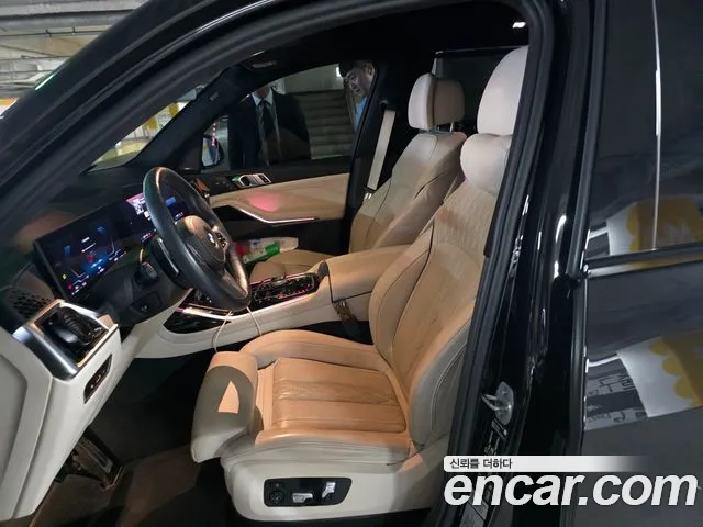 BMW X7 — Фото автомобиля 14