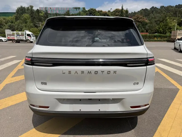 Leapmotor C10 — Фото автомобиля 9