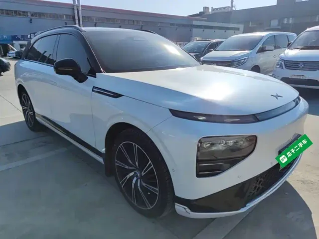 Xpeng G9 — Фото автомобиля 3