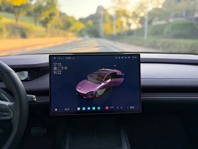 Xiaomi SU7 — Фото автомобиля 17