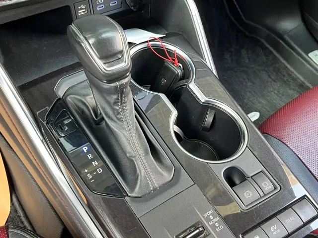 Toyota Crown Kluger 2021 2.5L HEV AWD Flagship Edition — Фото автомобиля 22