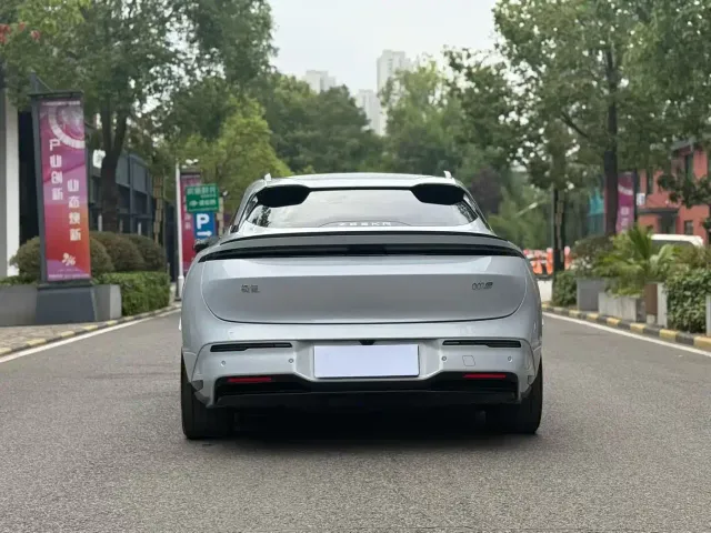Zeekr 007 GT — Фото автомобиля 8