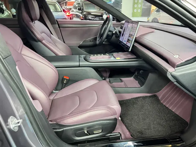 Xiaomi SU7 — Фото автомобиля 13