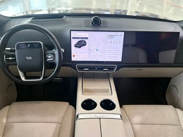 Li Auto L9 — Фото автомобиля 5