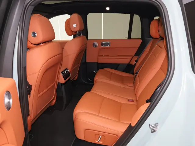 Li Auto L6 — Фото автомобиля 13
