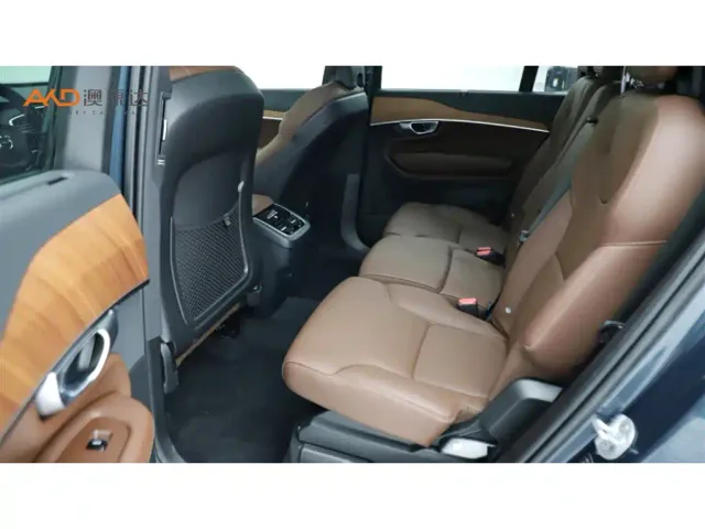Volvo XC90 — Фото автомобиля 7