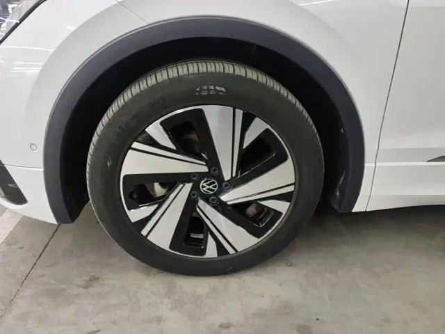 Volkswagen Tiguan L — Фото автомобиля 22