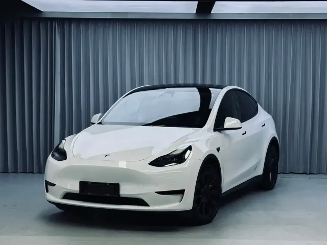Фотография автомобиля — Tesla Model Y