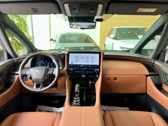 Toyota Alphard — Фото автомобиля 5