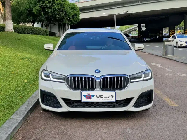 BMW 5 Series — Фото автомобиля 2