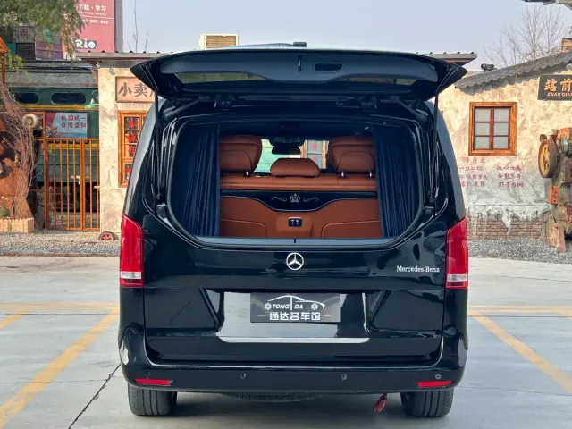 Mercedes-Benz V-Class — Фото автомобиля 26