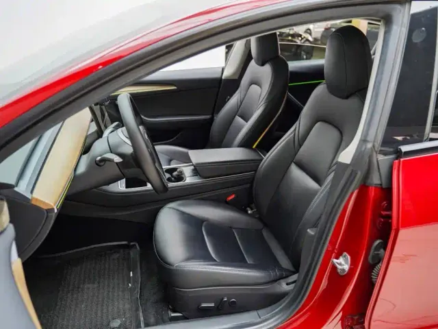 Tesla Model 3 — Фото автомобиля 3
