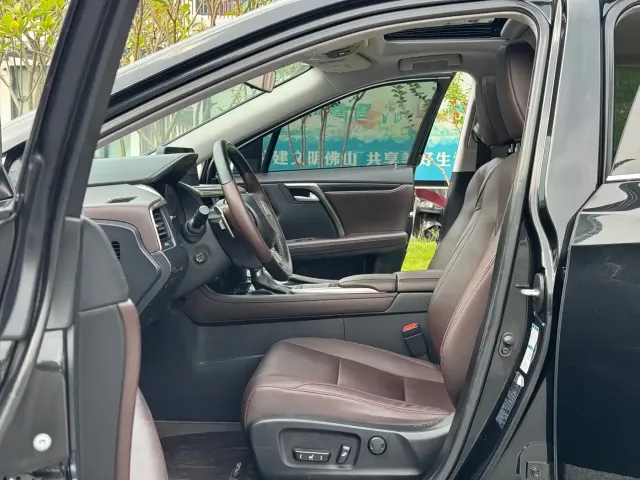 Lexus RX — Фото автомобиля 5