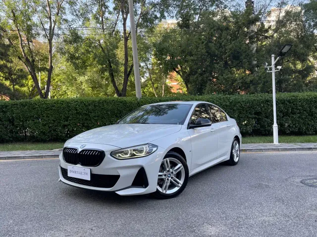 Фотография автомобиля — BMW 1 Series