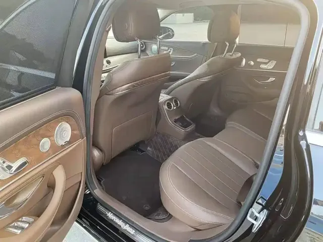Mercedes-Benz E-Class — Фото автомобиля 5