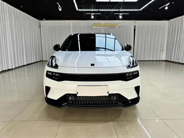 Lynk & Co 06 — Фото автомобиля 2