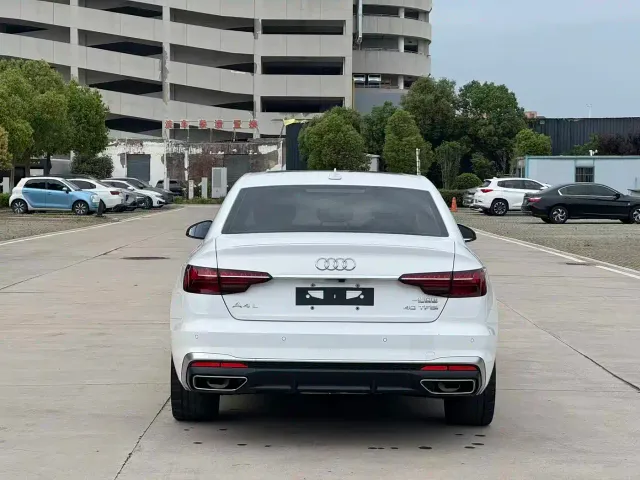 Audi A4L — Фото автомобиля 6