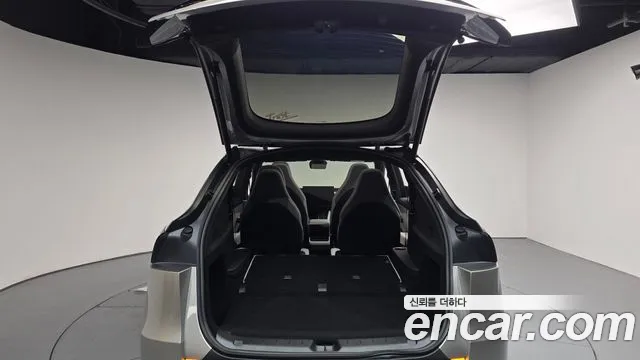 Tesla Model Y — Фото автомобиля 20