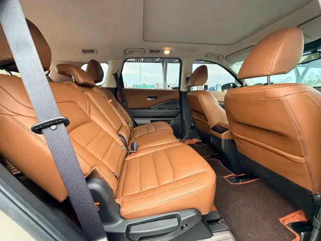 Nissan Terra — Фото автомобиля 10