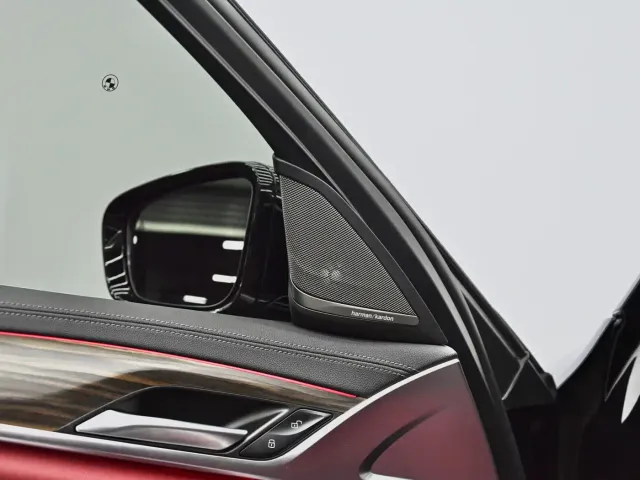 BMW 5 Series — Фото автомобиля 19