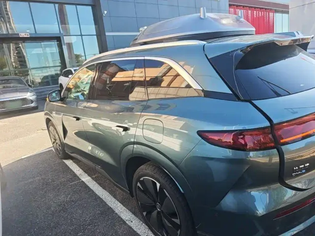 BYD Tang L — Фото автомобиля 4