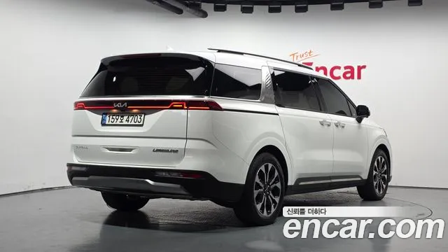 Kia Carnival Generation 4 — Фото автомобиля 2