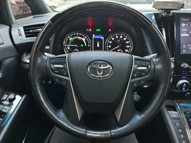 Toyota Vellfire — Фото автомобиля 24