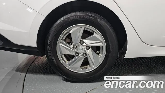 Hyundai Avante CN7 — Фото автомобиля 5