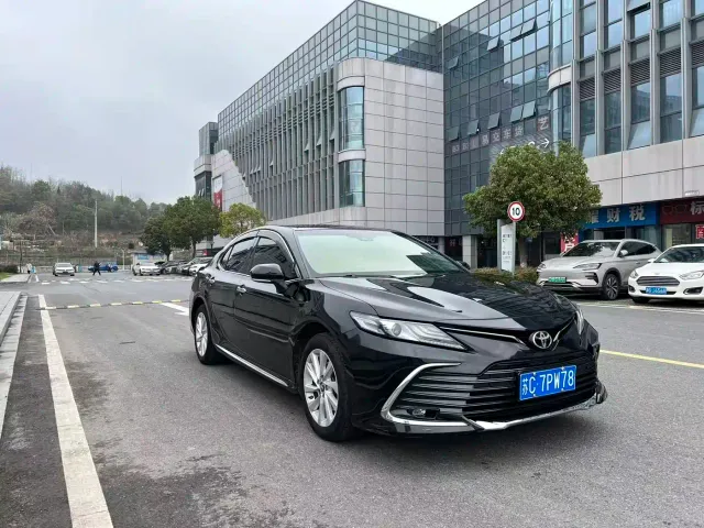 Toyota Camry — Фото автомобиля 3